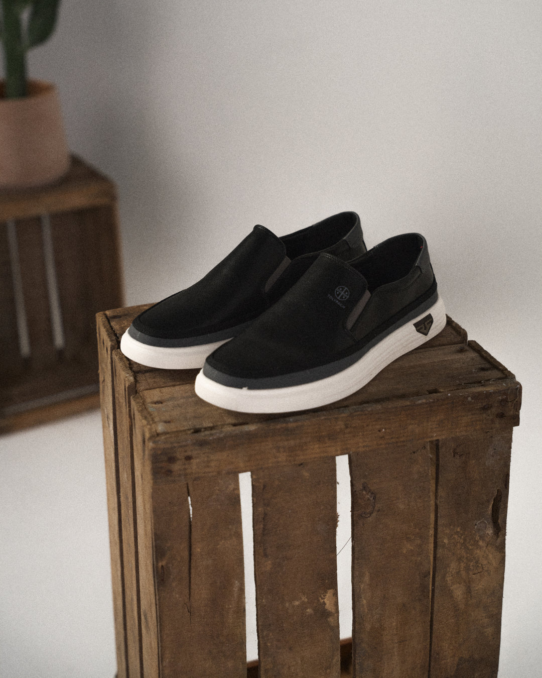 MODERN SLIP-ON SHOES FOR MEN