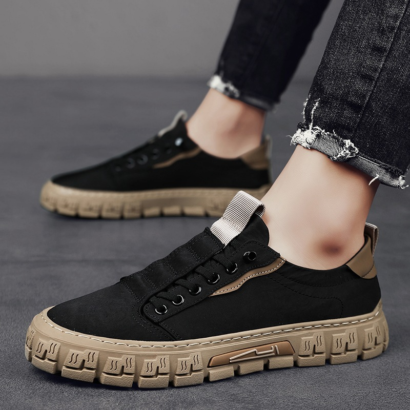 LIGHTWEIGHT SNEAKERS FOR MEN