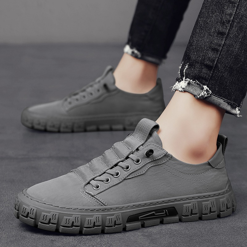 LIGHTWEIGHT SNEAKERS FOR MEN